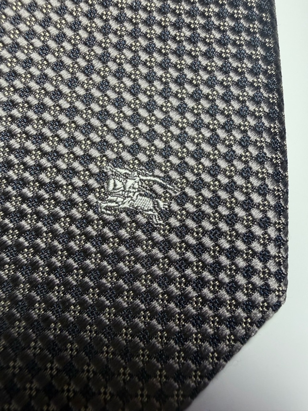Burberry Black Label Men's Silk Tie (EUC) - Picture 10 of 14
